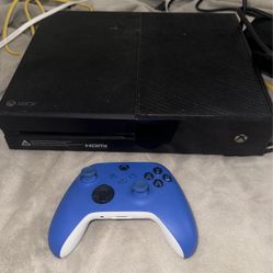 Xbox 1 With controller And Cords (Tested)