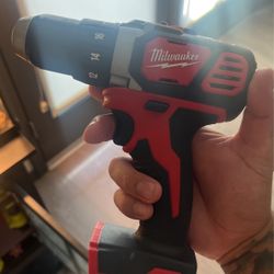 Milwaukee 18v Driver  Drill