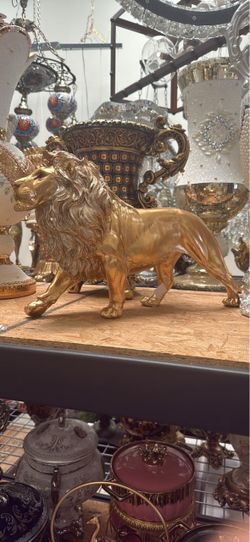 Gold Lion Decorative Figurine