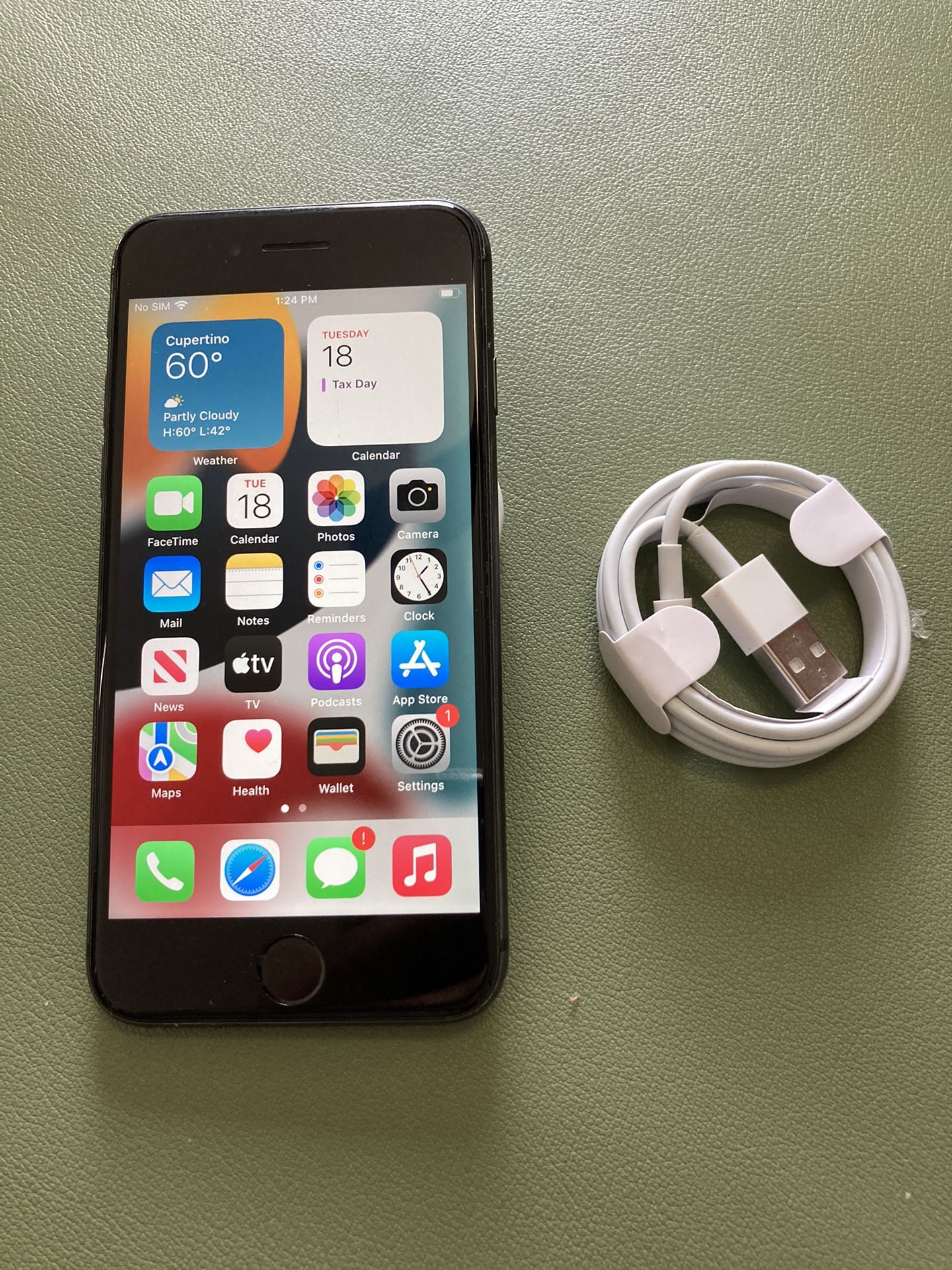 iPhone 8+ Plus. Like New And Unlocked!