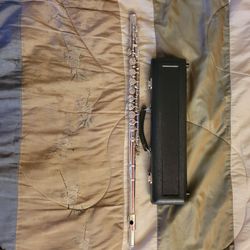 Nice Yamaha YFL225S Flute 