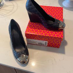 Barely Worn Tory Burch wedges (Navy/Gold)
