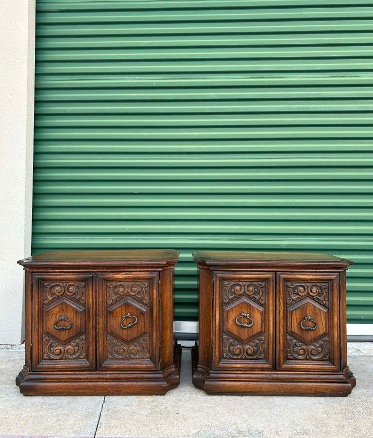 Beautiful Spanish Vintage Nightstand Set 29x16x25