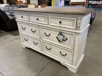 NEW! ASHLEY FURNITURE Realyn Distressed Ivory 7 Drawer Farmhouse Style Dresser with Blackened Pulls