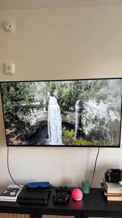 Sony 55”  TV LED 4k (includes wall mount)
