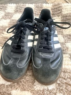 Women’s adidas samba size 9