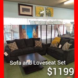 😍 Beautiful Sofa And Loveseat Set 