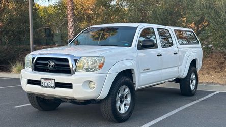 2005 Toyota Tacoma SR5 Double Cab - 4.0L V6 Long Bed