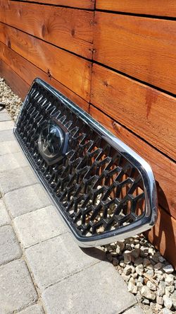 2018 Toyota Tacoma grill