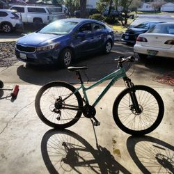 27.5 Inch Mens Schwinn Mountain Bike (Great Condition)