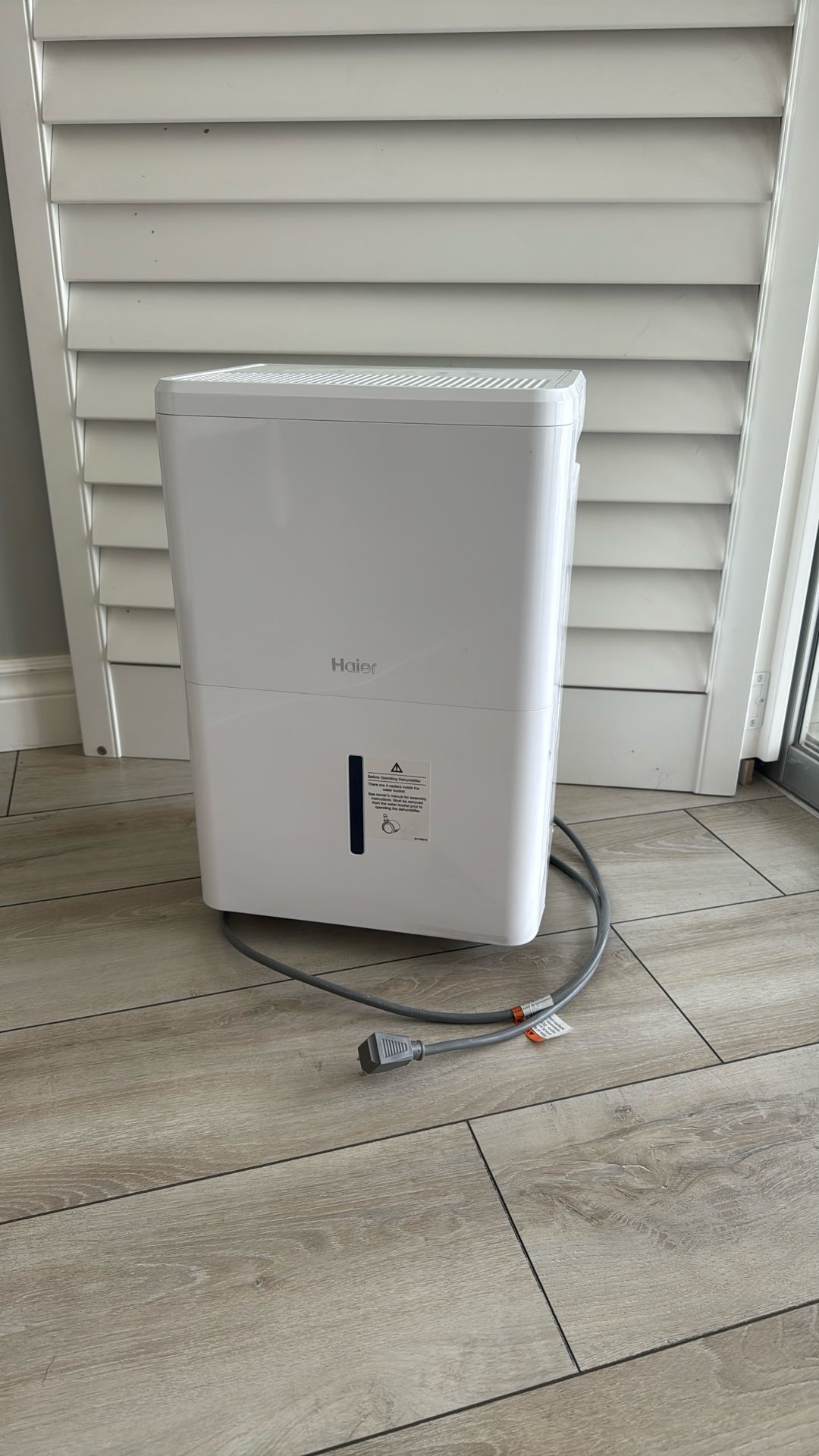 Haier Dehumidifier QDHR20LZQ1 2.5 Gallon Dehumidifier