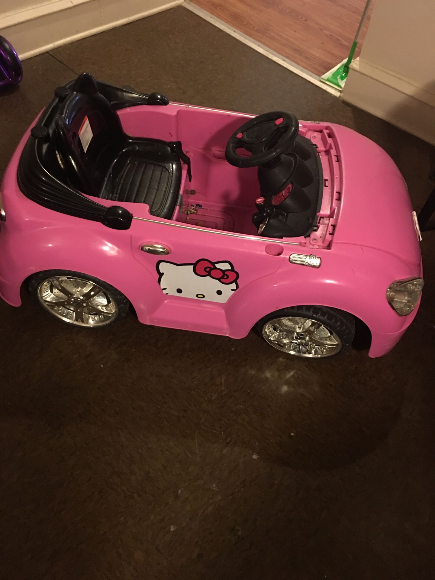 Hello Kitty Electric Car
