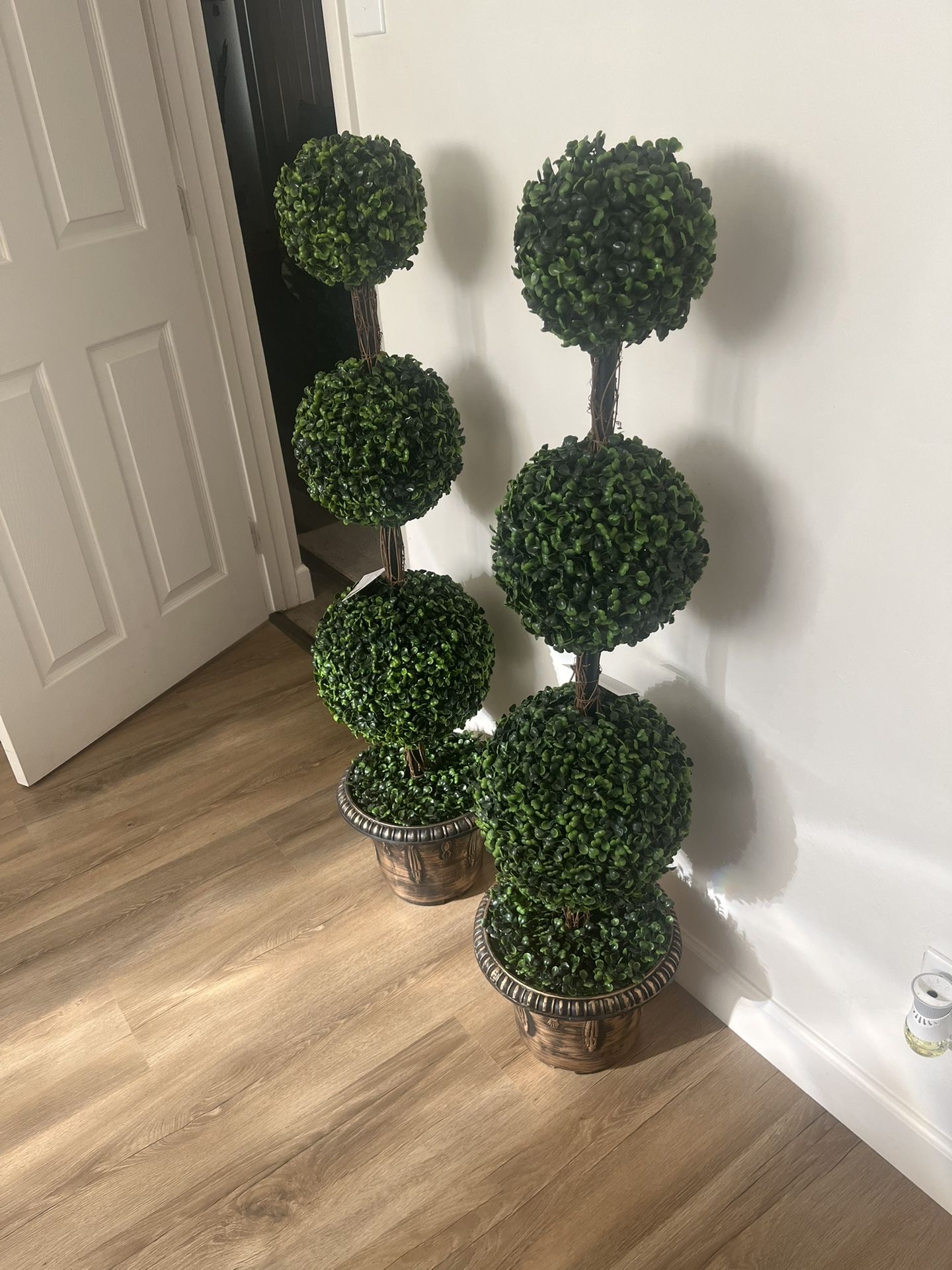 (2) Artificial Boxwood Topiary Trees 🌳