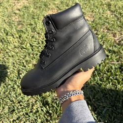 Timberland Leather Boots “Black” Size 4.5Y/6W