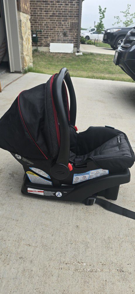 Graco Snugride Infant Carseat/carrycot