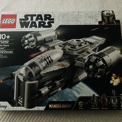Star Wars The Razor Crest Lego Set