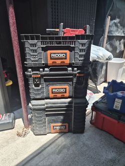 Rigid tool box