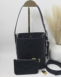 Black Purse 
