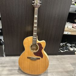 Takamine Jumbo With Case (acoustic Electric)