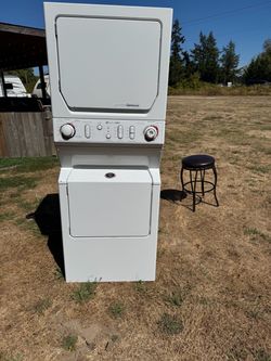 Maytag Neptune up right washer/dryer