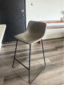 Bar stools x4