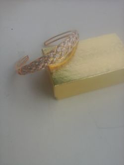 Gold bangle bracelet