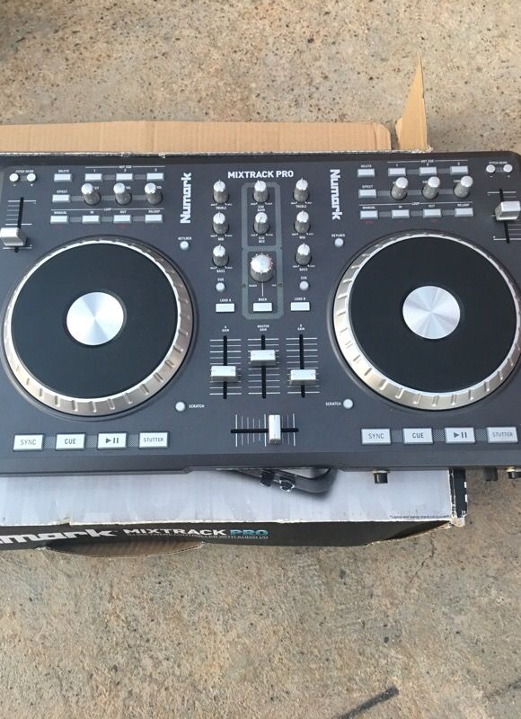 Numark Mixtrack PRO