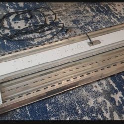 Light Fixture  6 Bulb Shop Light  T5