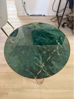 side table with green marble-pattern top