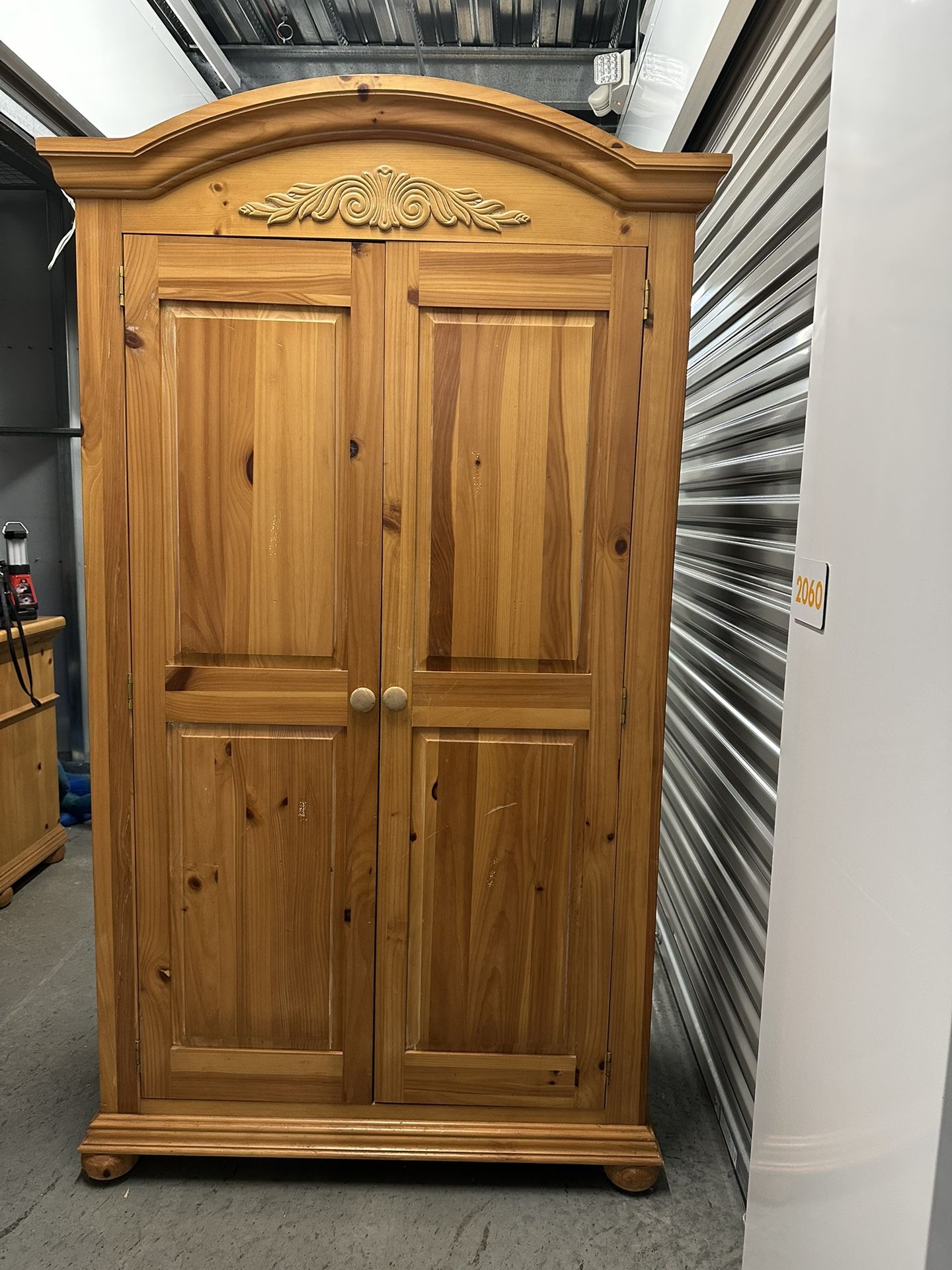 Bedroom Furniture set - Queen/King