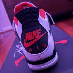 Jordan 4 Fire Reds 