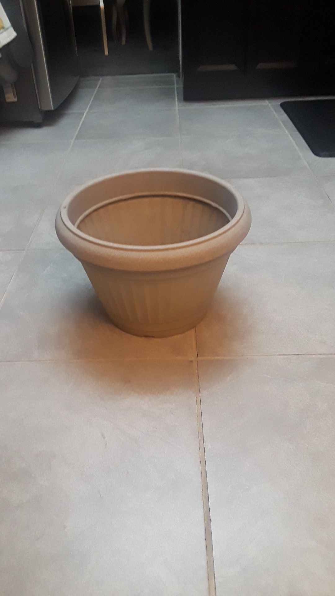 Flower pot