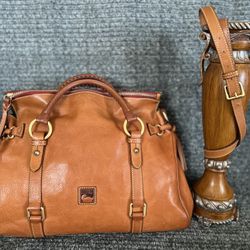 Dooney & Bourke 