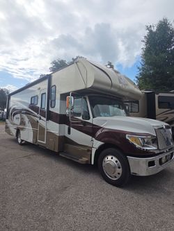 NEXUS PHANTOM 32SC SUPER C DIESEL 300HP