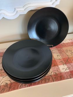 6 black dinner plates