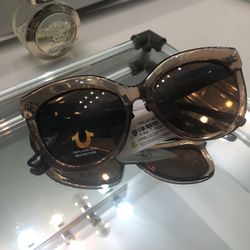 NEW ORIGINAL WITH TAG Women’s Sunglasses  TRUE RELIGION 100% UVA - UVB protection  