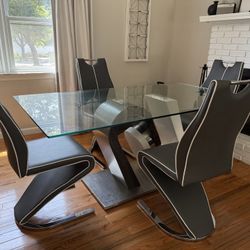 Glass Table With Chairs