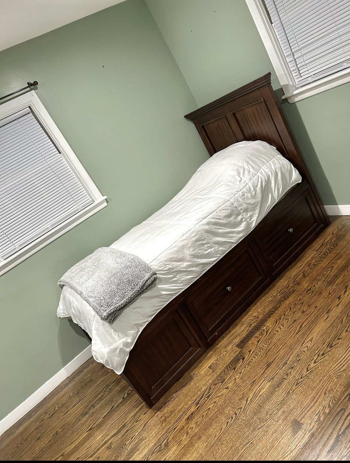 Twin Bed