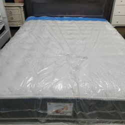 NEW QUEEN BED FRAME WHIT REGULAR MATTRESS AND BUNKYBOARD ☎️1714586,2564