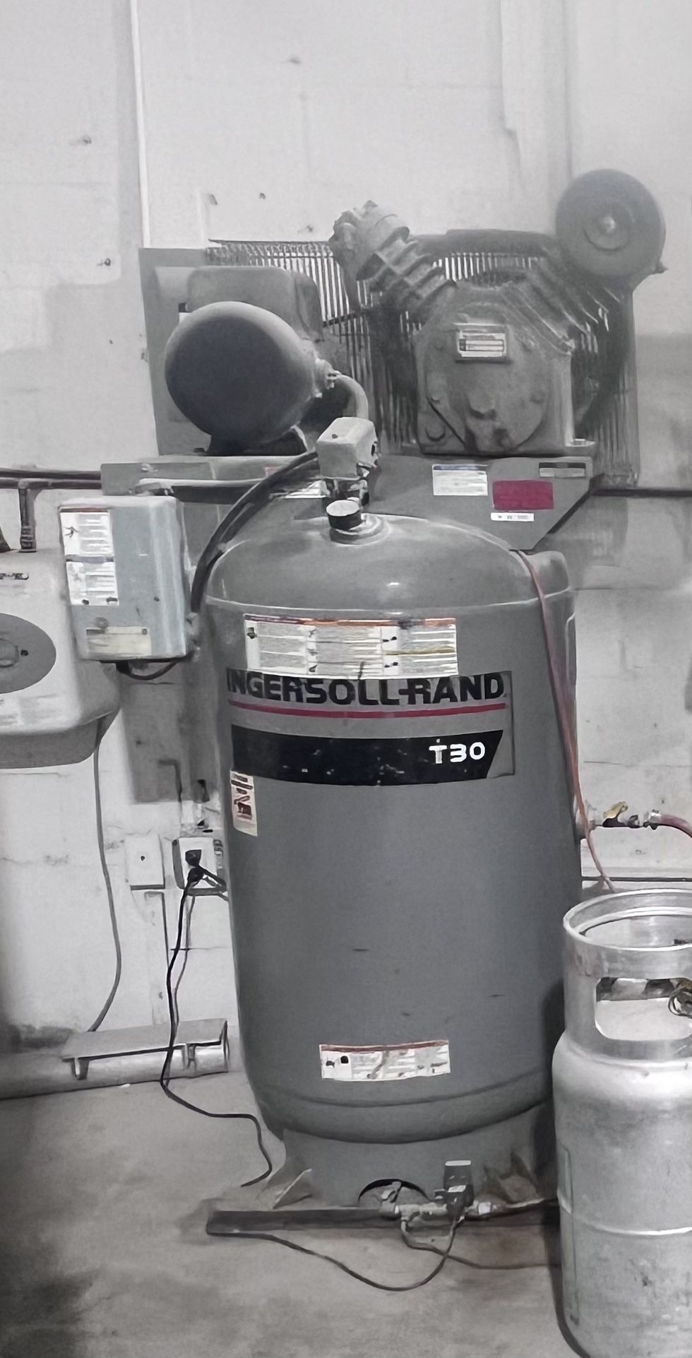 01 Compressor Ingersol-Rand T-30