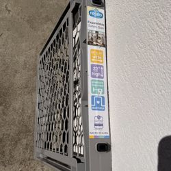 Regalo Expandable Safety Gate