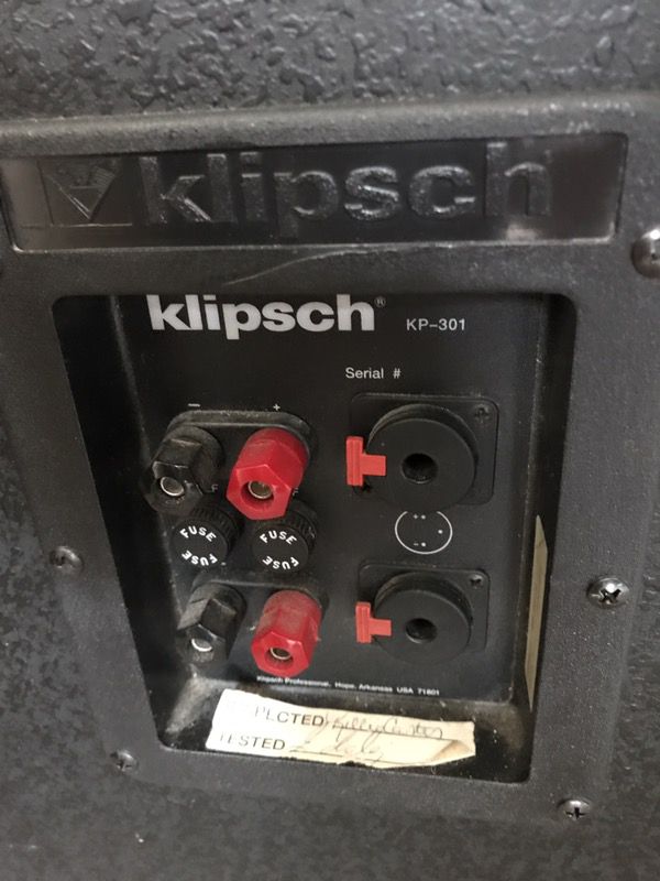 1 klipsch passive 3 way loudspeaker model kp-301. 400 watts. Original speakers and sounds amazing for its age. Unfortunately, only one to sell.