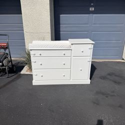 Dresser /Changing Table