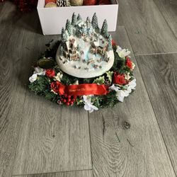 Thomas Kinkade “village Floral Centerpiece” Christmas/holiday Decor