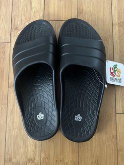 Men UFS Ultimate Footstore slippers/ sandals  Size 12