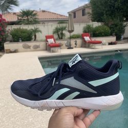 Women’s Used Reebok’s Size 8.5 😎