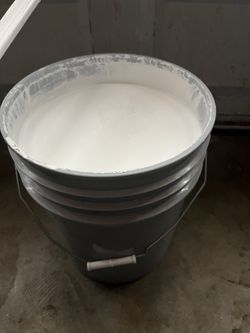 5 gallon Sherron Williams  white paint