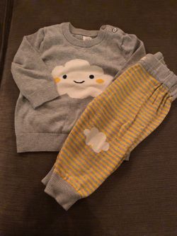 BabyGap size 6 to 12 months