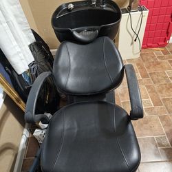 Salon Shampoo Station