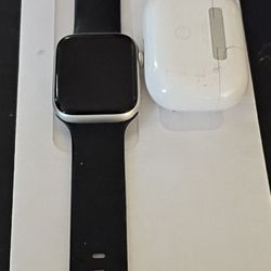 Apple Watch Se, Earpods And 3 Way Charger